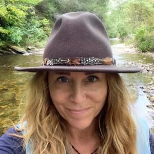 Meet your Posher, Lauri